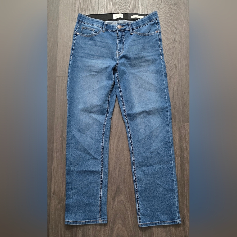 Woman's Straight Leg Jeans